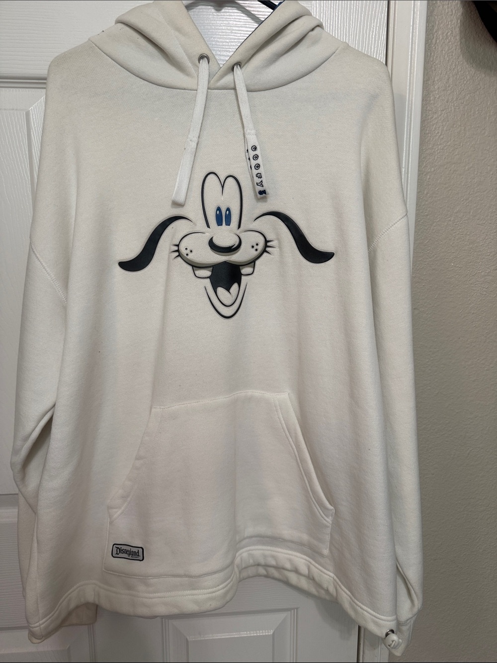 White Disney Hoodie with Goofy Print